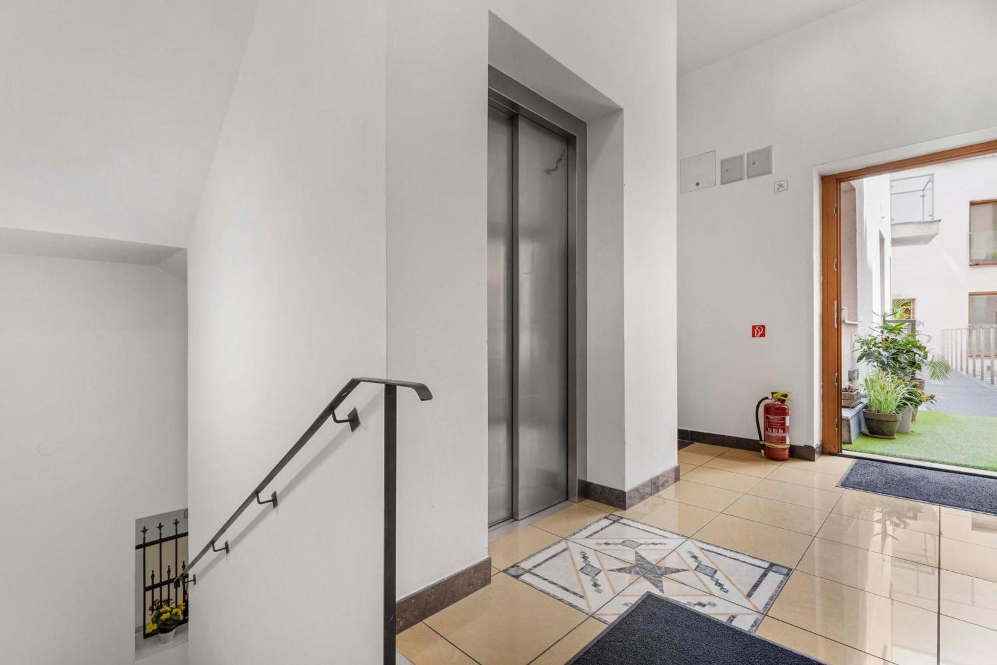 Charming Apartment In The Heart Of 布拉迪斯拉发 外观 照片